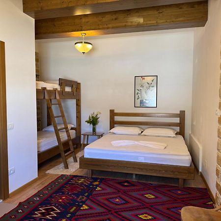 Ana Rest House Hostel Berat Bagian luar foto