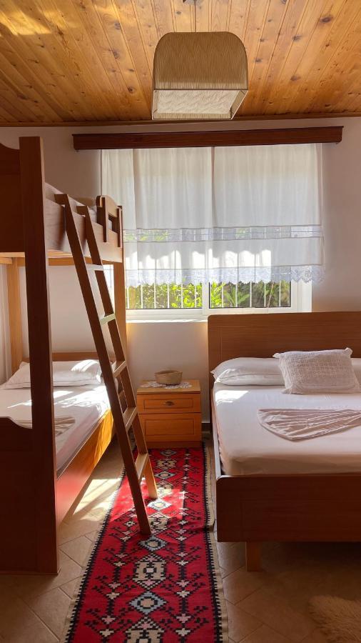 Ana Rest House Hostel Berat Bagian luar foto