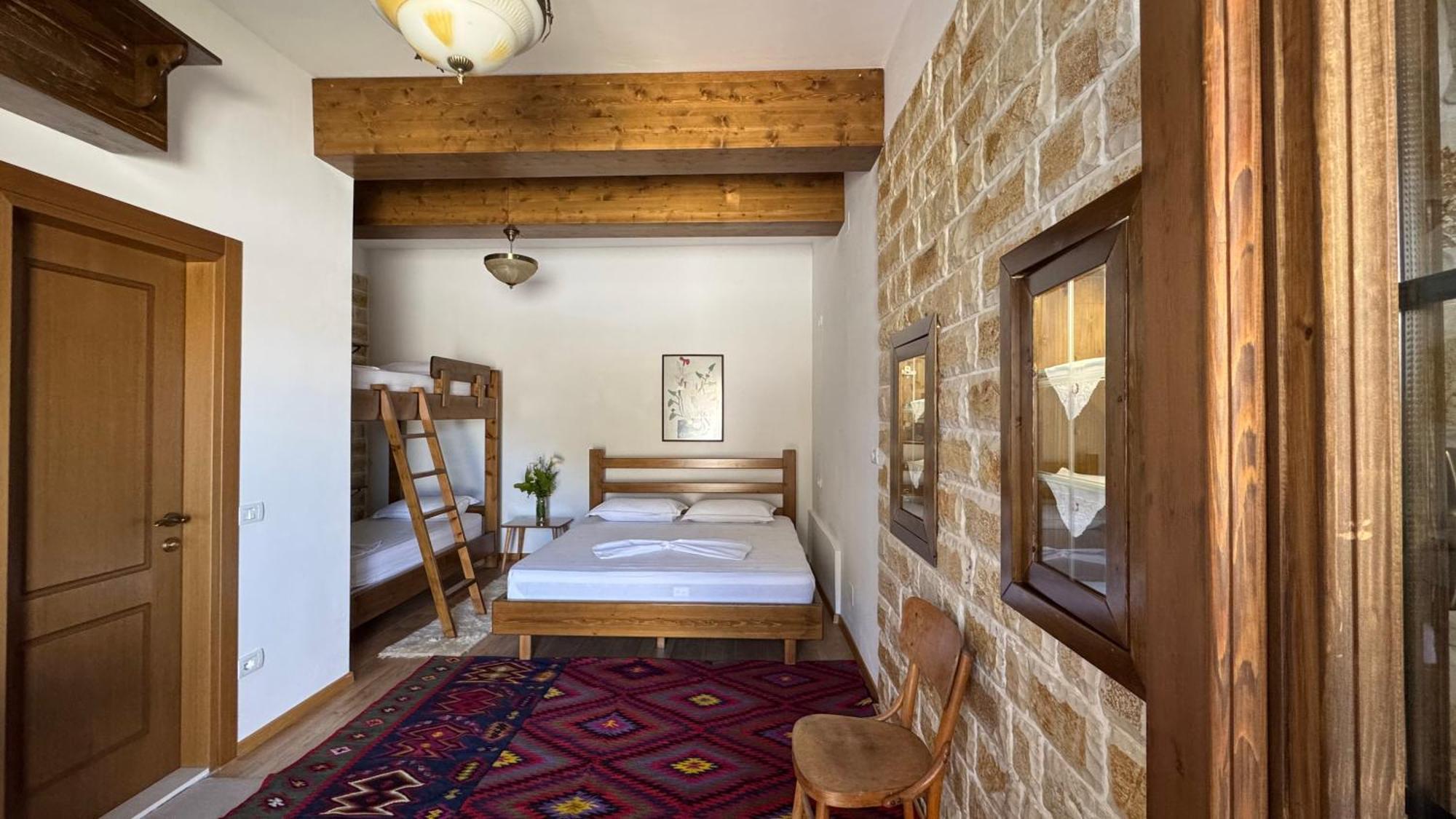 Ana Rest House Hostel Berat Bagian luar foto