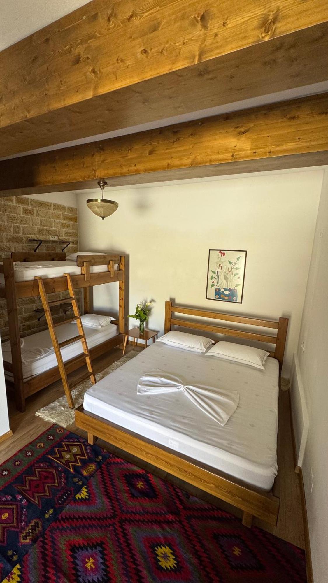 Ana Rest House Hostel Berat Bagian luar foto