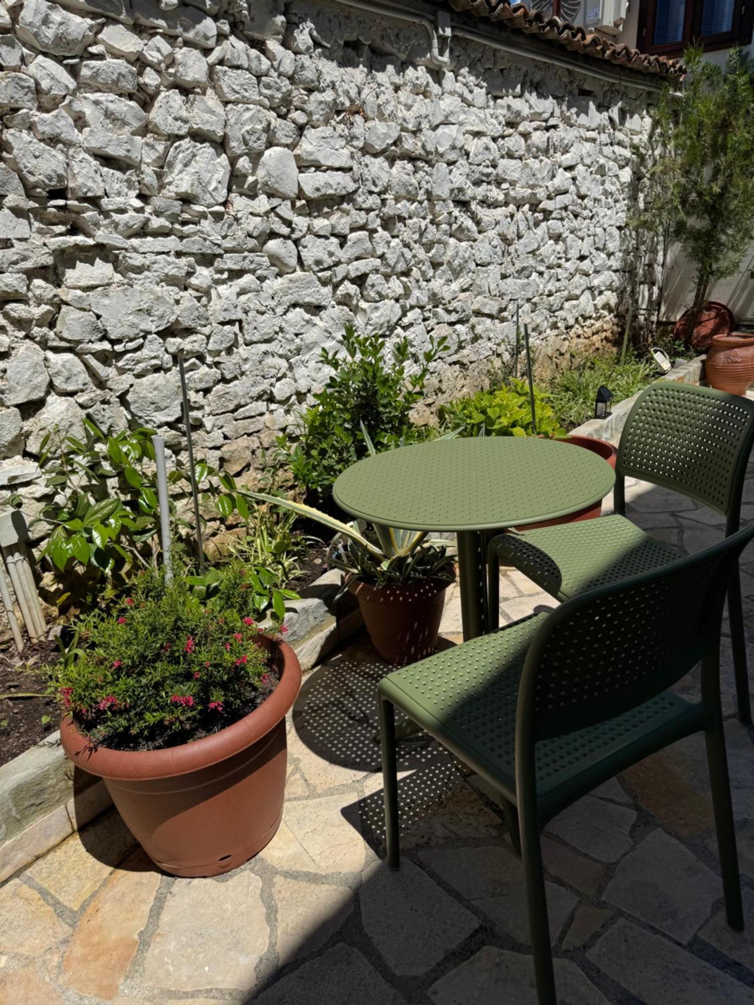 Ana Rest House Hostel Berat Bagian luar foto